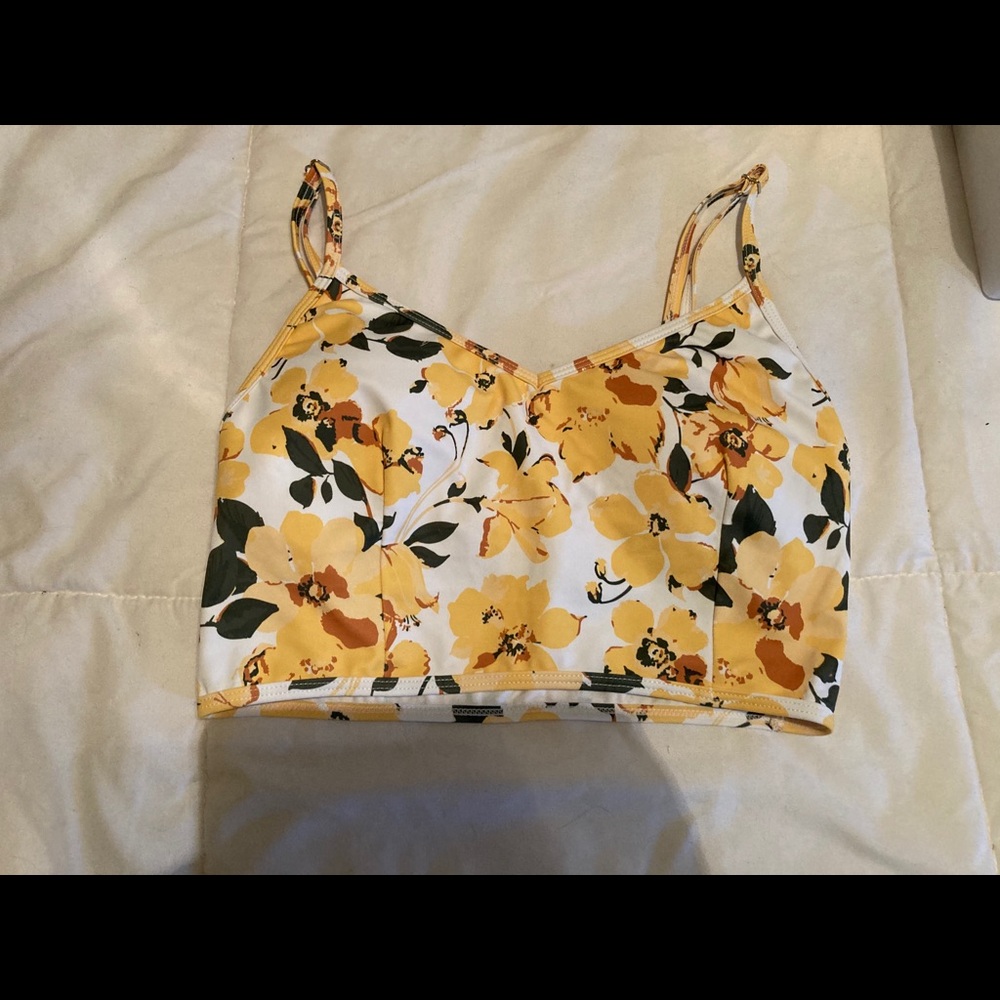 Kortni Jeane top